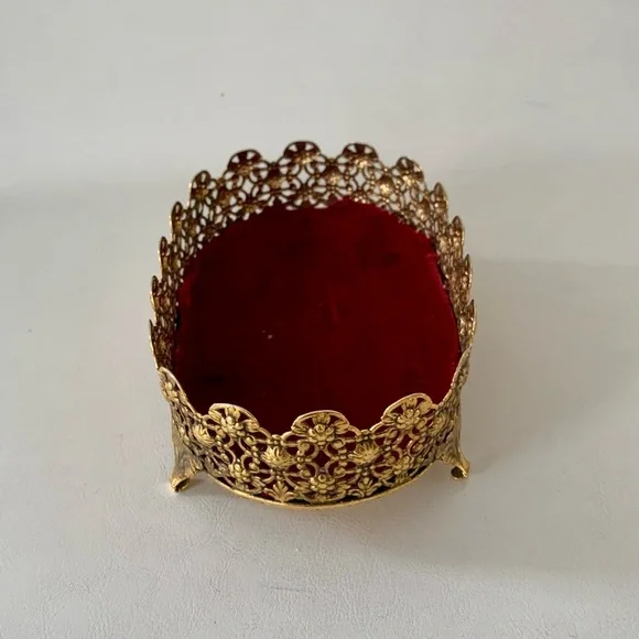 mid century vintage Ornate Gold Color Filigree Metal Stand - Picture 10 of 11